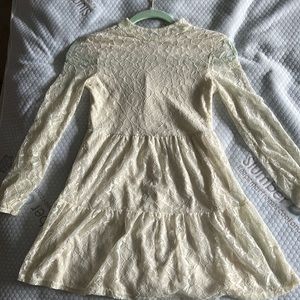 This is an Art class dress for kids size 7-8.